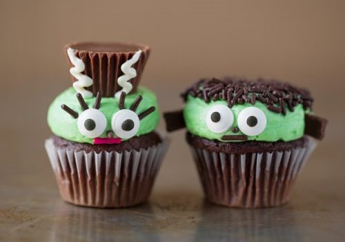 Mr and Mrs. Frankenstein cupcakes 